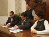 El Alcalde de Lorca, Francisco Jódar, firma un convenio con Eroski Almenara para la inserción laboral de mujeres que sufren la violencia de género