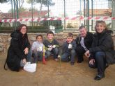 Alumnos de los colegios “Virgen de Loreto” y “Severo Ochoa” plantan en su colegio rboles cedidos por Parques y Jardines con motivo del Da Universal de la Infancia
