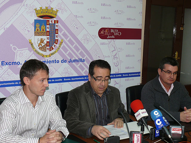 El ayuntamiento firma un convenio con Cruz Roja para la cobertura de las actividades deportivas - 1, Foto 1