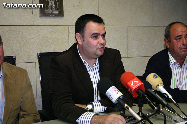 El Ayuntamiento firma convenios con la Asociación de Defensa Sanitaria de Ovino y Caprino “Santa Eulalia” y la Asociación de Defensa Sanitaria de Porcino de El Paretón y Totana, Foto 5