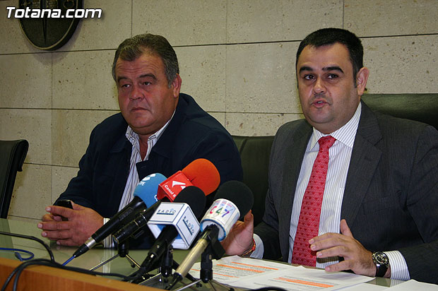 El alcalde informa de que la Comunidad Autónoma condonará una deuda de casi medio millón de euros a una sociedad cooperativa agraria, Foto 1