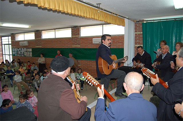 El colegio “El Parque” y el Hogar de las Personas Mayores de Las Torres de Cotillas, más unidos - 3, Foto 3