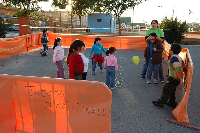 Los niños se divierten celebrando con la Concejalía de Igualdad torreña el 25 de noviembre - 3, Foto 3