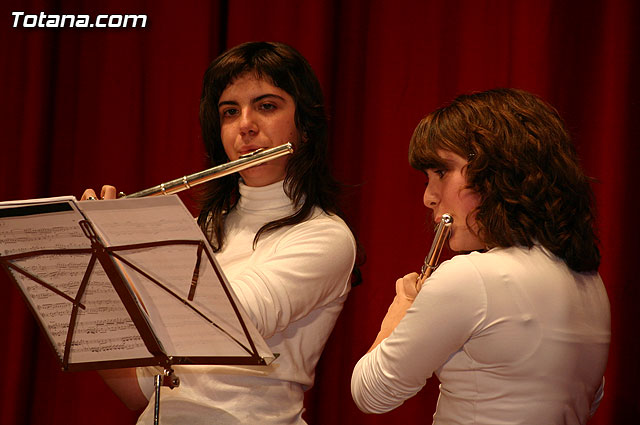 Los alumnos de la Academia de Música deleitaron al numeroso público que se congregó en el Centro Sociocultural “La Cárcel” con el Concierto de Grupos de Cámara y Solistas, Foto 1