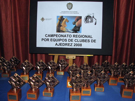 Gran actuación de los equipos totaneros de ajedrez en el Campeonato Regional por Equipos de Clubes, Foto 1