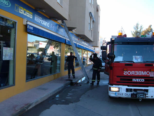 Incendio de una vivienda en el término municipal de Totana, Foto 1