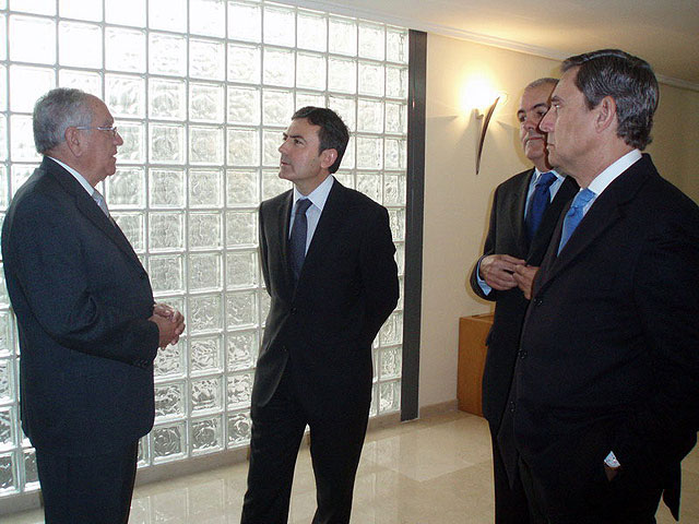 El Partido Socialista propone una ayuda de 3.000 euros a los autónomos que vayan al paro - 1, Foto 1