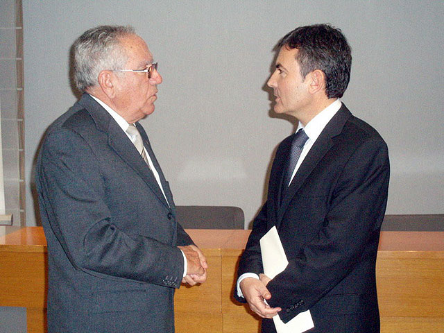 El Partido Socialista propone una ayuda de 3.000 euros a los autónomos que vayan al paro - 2, Foto 2