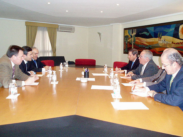 El Partido Socialista propone una ayuda de 3.000 euros a los autónomos que vayan al paro - 3, Foto 3