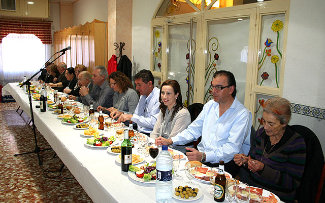 Más de 400 abuelos se dan cita en la comida anual del Club del Pensionista - 1, Foto 1