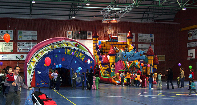Cientos de niños disfrutan de las actividades del Día de la Infancia - 1, Foto 1