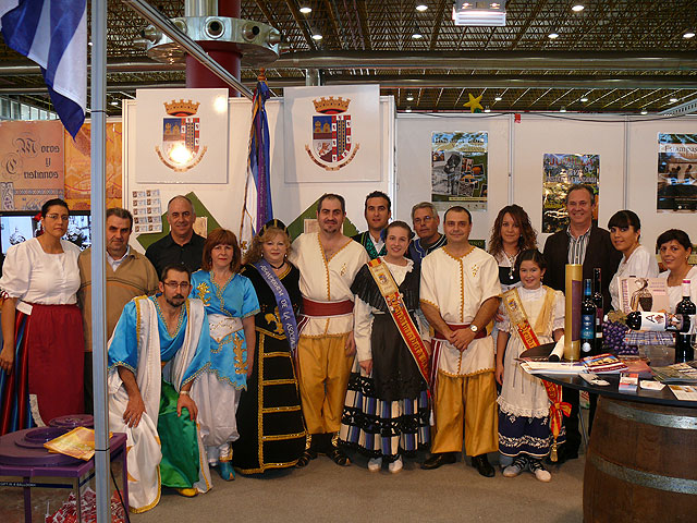 El concejal de fiestas valora satisfactoriamente la presencia de Jumilla en la feria de Alicante ‘Expofiesta’, visitada por más de 20.000 personas - 5, Foto 5