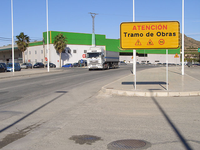 La Consejería de Obras Públicas y Ordenación del Territorio culminará la glorieta de la carretera de Abanilla en febrero de 2009 - 2, Foto 2