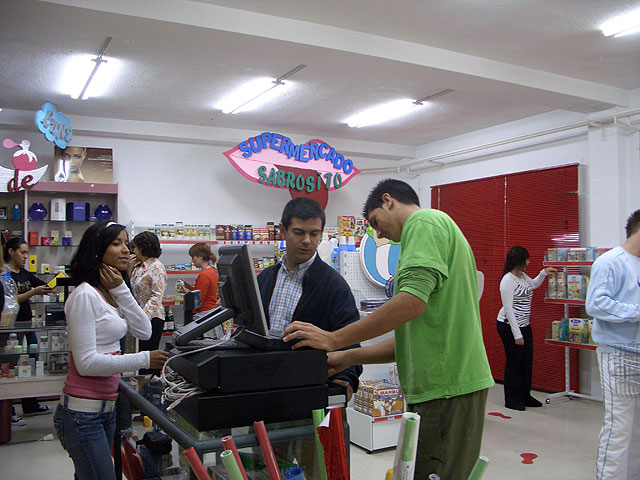 Los ciclos formativos del IES Poeta Julián Andúgar recuperan su prestigio gracias al desempleo y al apoyo de la concejalía de Educación y Cultura - 1, Foto 1