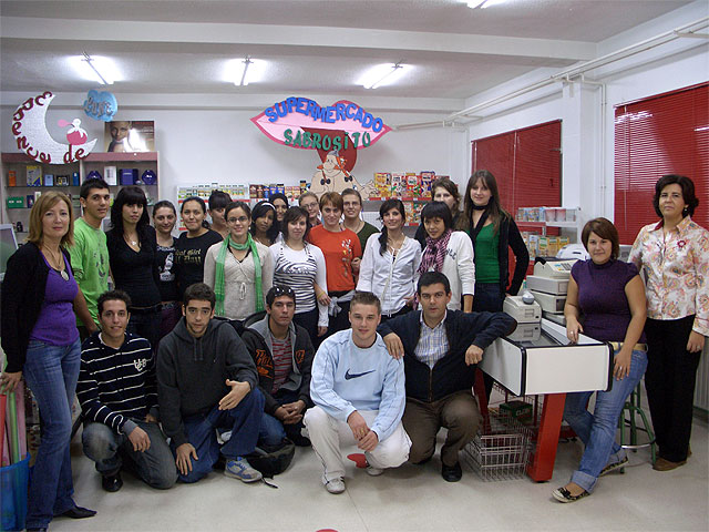 Los ciclos formativos del IES Poeta Julián Andúgar recuperan su prestigio gracias al desempleo y al apoyo de la concejalía de Educación y Cultura - 4, Foto 4