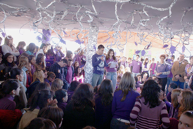 Los alumnos del I.E.S. Rambla de Nogalte leen un manifiesto con motivo del Día Contra la Violencia de Género - 1, Foto 1