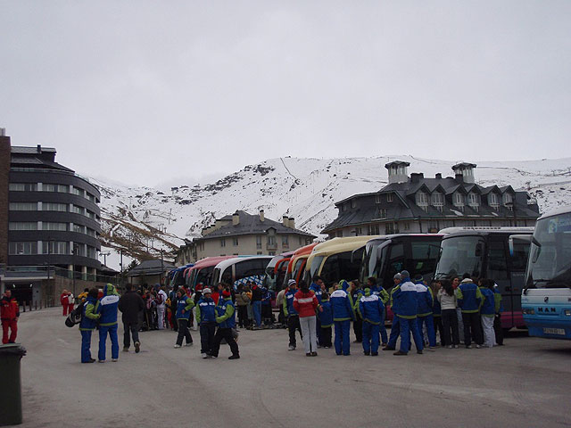 La Concejalía de Deportes organiza un fin de semana de senderismo de alta montaña con raquetas de nieve en Sierra Nevada, Foto 1
