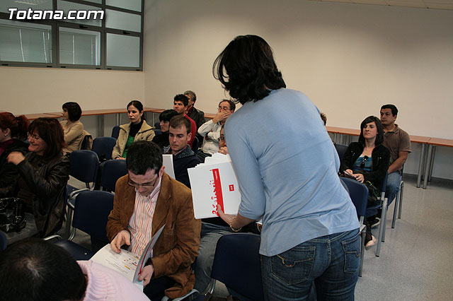 Ms de 40 personas participan en la jornada sobre “El certificado digital y factura electrnica” - 4