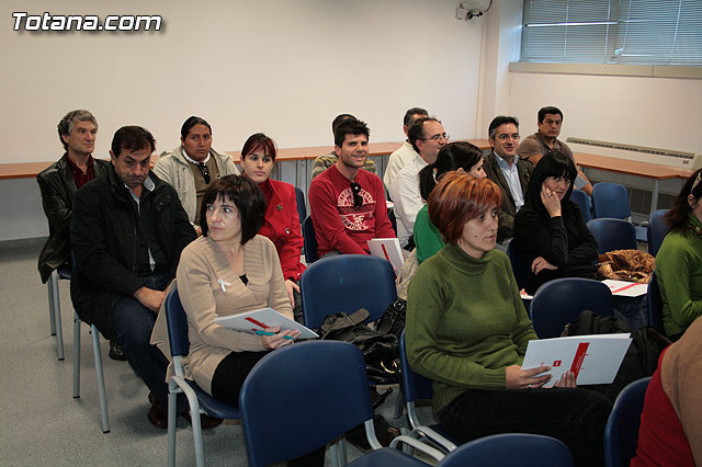 Ms de 40 personas participan en la jornada sobre “El certificado digital y factura electrnica” - 9