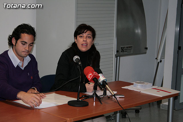 Ms de 40 personas participan en la jornada sobre “El certificado digital y factura electrnica” - 13