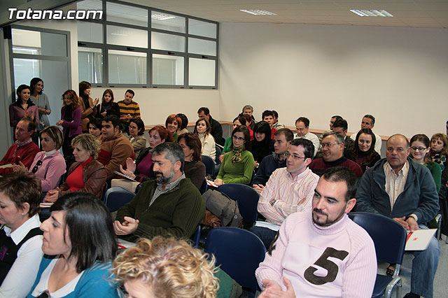 Ms de 40 personas participan en la jornada sobre “El certificado digital y factura electrnica” - 17