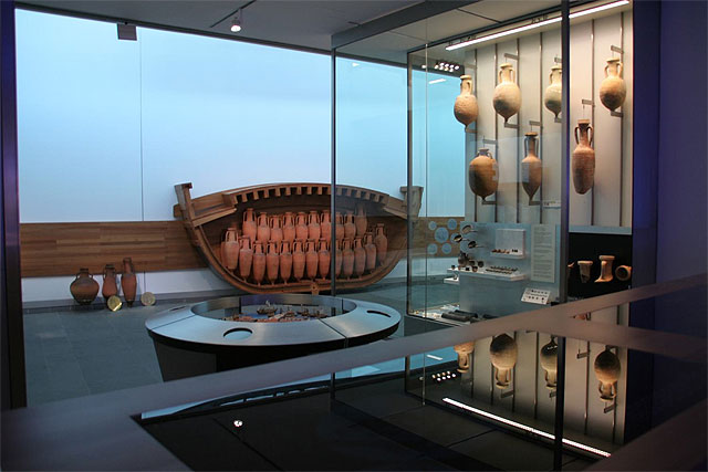 La Infanta Cristina inaugura el ARQUA - 6