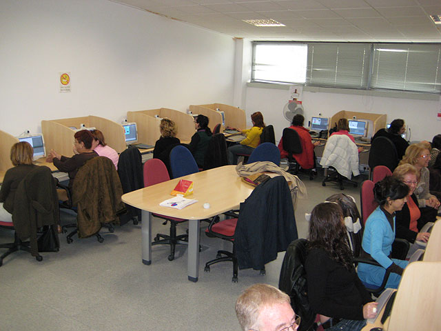 A total of 17 people in the municipality was formed in the course of "computer literacy", Foto 2
