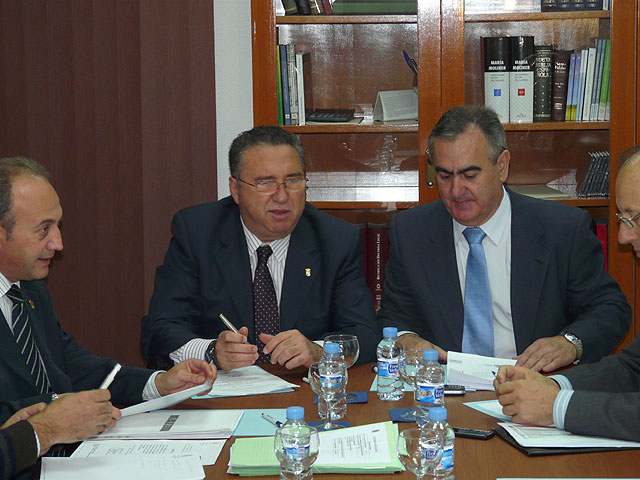 La Junta Local de Seguridad Ciudadana de Molina de Segura ha celebrado una reunión hoy jueves para hacer balance y coordinar la colaboración entre los distintos cuerpos policiales - 2, Foto 2
