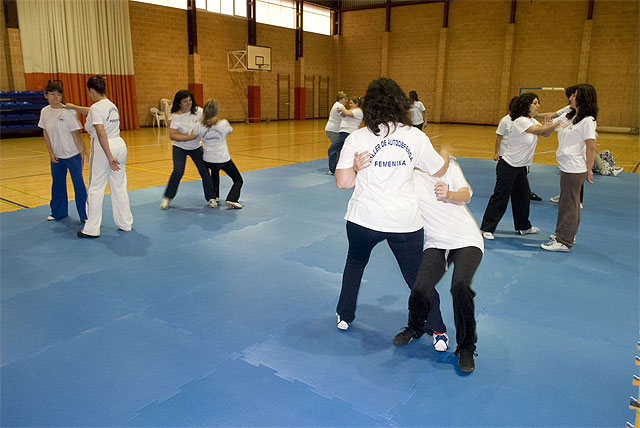 Clausurado el curso de autodefensa femenina - 2, Foto 2