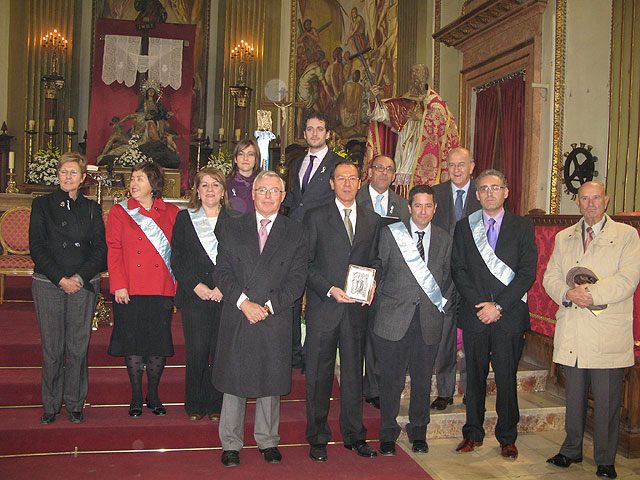 Los Plateros entregan al Alcalde el título de ‘Fiel Contraste de Honor’ por su apoyo a la recuperación del patrimonio - 2, Foto 2