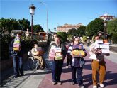 Los alumnos del Centro Ocupacional “José Moyá” participan en la campaña “Un regalo lleno de navidad”