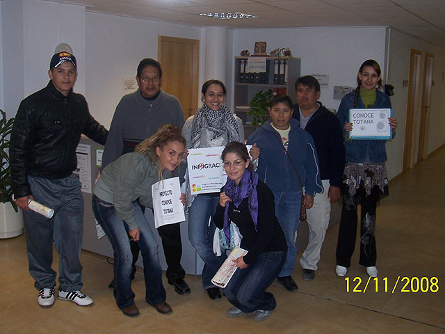 Se pone en marcha el proyecto “¡Conoce Totana!” con itinerarios guiados para conocer los servicios y recursos que ofrece la localidad, Foto 1