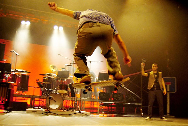 Amores Grupo de Percusión y Los Supremos presentan CALLEJÓN SIN SALIDA el sábado 29 de noviembre, en el tercer aniversario del Teatro Villa de Molina - 1, Foto 1