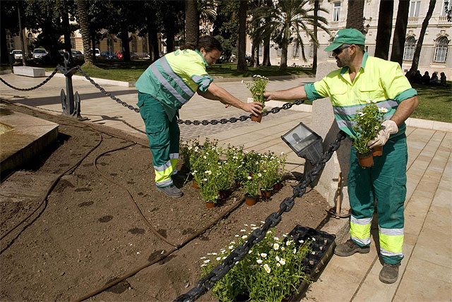 El Ayuntamiento contratará a desempleados para mejorar jardines - 1, Foto 1
