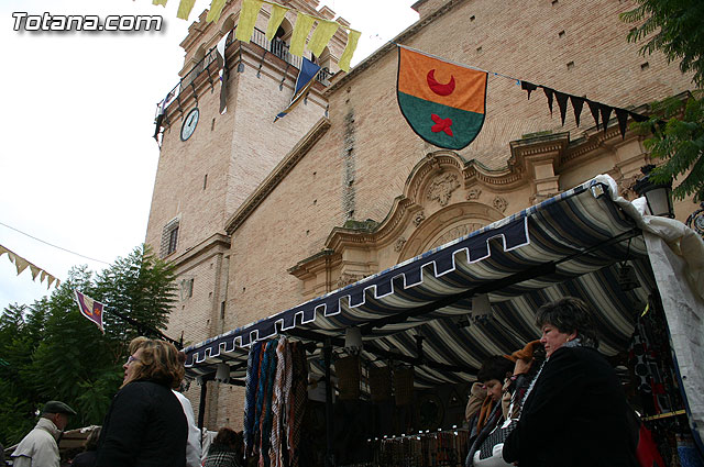Totana inmersa en el siglo XIV revive el pasado con el Mercadillo Medieval, Foto 1