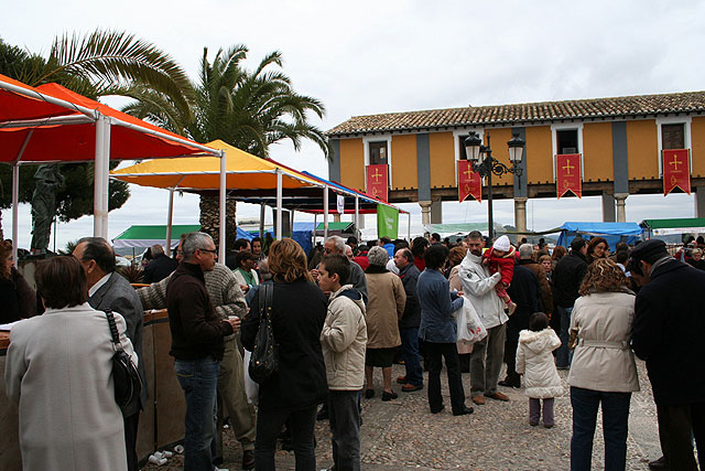 El Pero de Cehegín se promociona en un mercadillo pasado por agua - 3, Foto 3