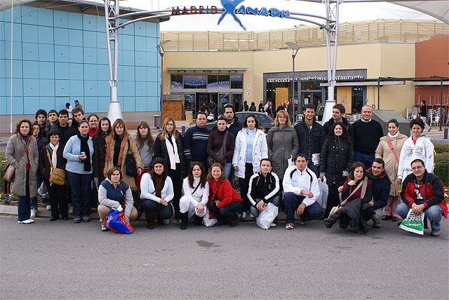 Jóvenes lumbrerenses viajan a Madrid y asisten al musical de Grease - 1, Foto 1