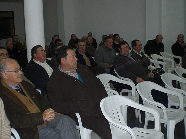 El alcalde y el concejal de Agricultura y Ganadería acuden a la Asamblea General de COAG-IR, Foto 2