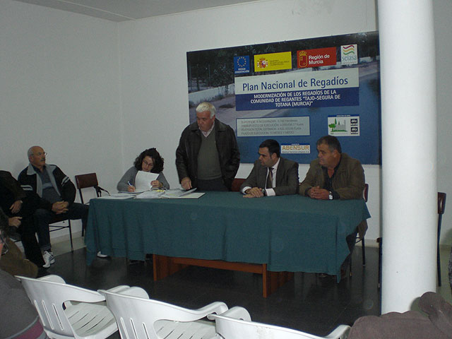 El alcalde y el concejal de Agricultura y Ganadería acuden a la Asamblea General de COAG-IR, Foto 3