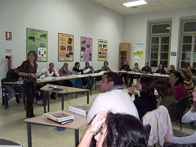 Talleres formativos de salud para trabajar con el colectivo de inmigrantes - 1, Foto 1