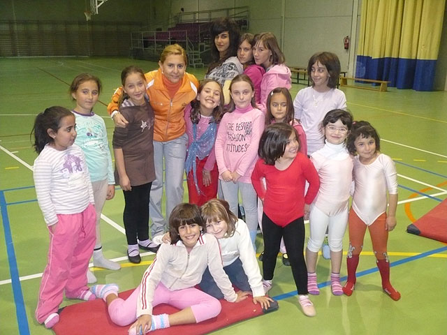 Ponen en marcha en El Paretón la nueva escuela deportiva municipal de Gimnasia Rítmica, Foto 1