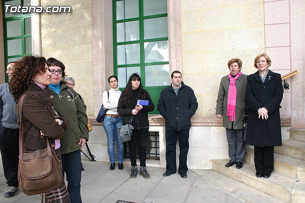 Totana condena la violencia de gnero con la concentracin silenciosa “Mircoles Blanco” - 5