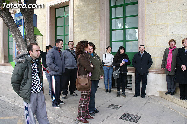 Totana condena la violencia de gnero con la concentracin silenciosa “Mircoles Blanco” - 6