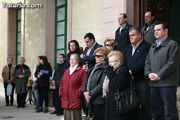 Totana condena la violencia de gnero con la concentracin silenciosa “Mircoles Blanco” - 8