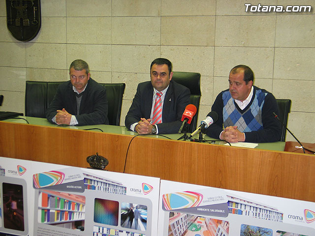 El consistorio firma un convenio de colaboración con Hermanos Palomares, Foto 1