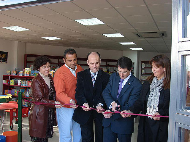 El Alcalde de Lorca, Francisco Jódar, inaugura la nueva Biblioteca Municipal de La Hoya - 1, Foto 1