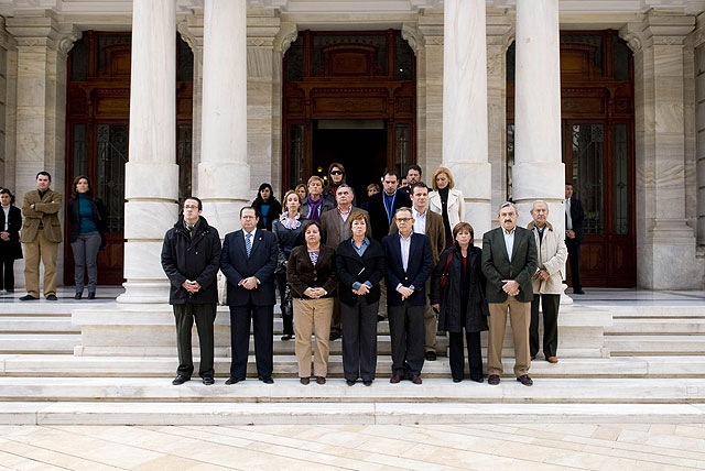 Cinco minutos de silencio en repulsa por el último atentado de ETA - 1, Foto 1
