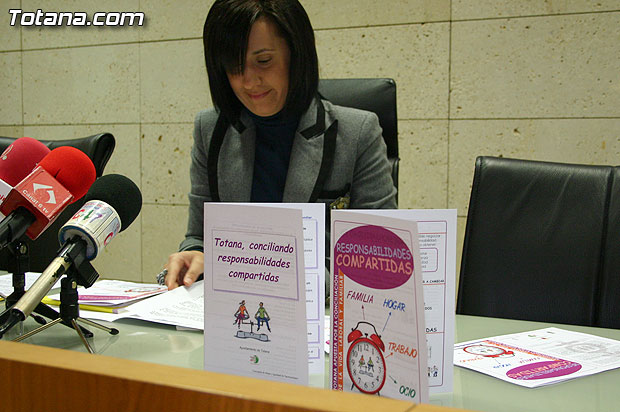 La Concejalía de Mujer e Igualdad de Oportunidades presenta la puesta en marcha del programa sobre “La conciliación de la vida laboral y familiar”, Foto 1