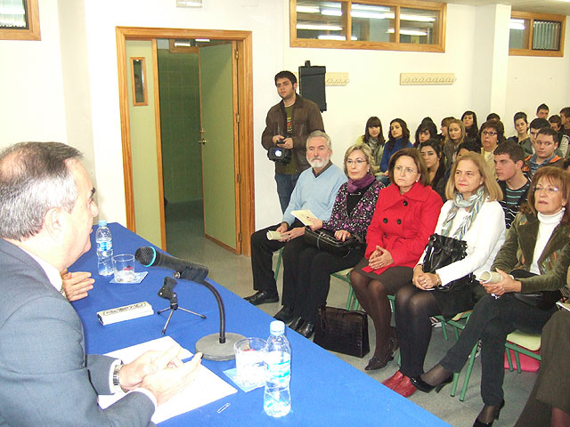 González Tovar destaca que estos treinta años han sido de crecimiento en bienestar y en derechos y libertades - 2, Foto 2