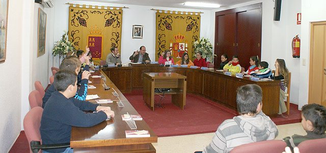 Alumnos de todos los colegios de Puerto Lumbreras participan en Plenos Infantiles con motivo del Día de la Constitución - 1, Foto 1